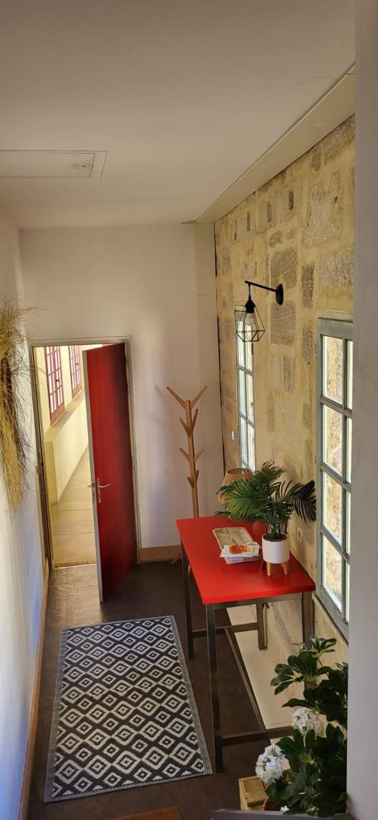 Uzes, Au Coeur Du Centre Medieval La Boussole D'Uzes, Appartement De Caractere Du XVII -Eme Siecle Exterior photo